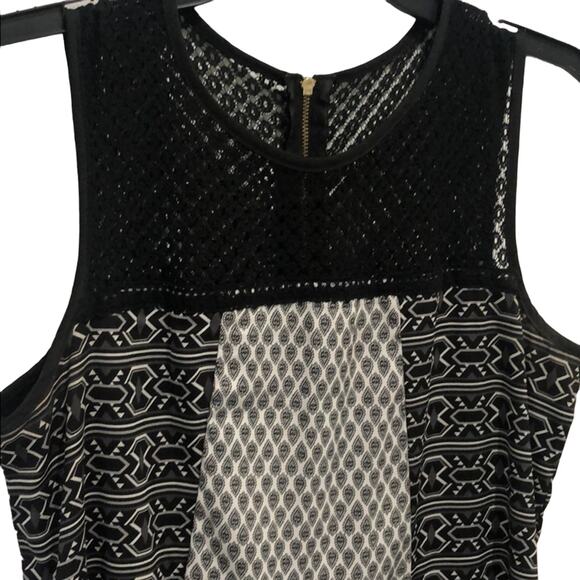 Xhilaration Women's Mini Dress Sleeveless Lace front and back zip Size M - Picture 2 of 6